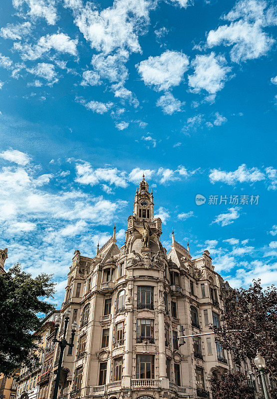 美丽的房屋正面Praça da Liberdade, Liberdade广场，波尔图，葡萄牙